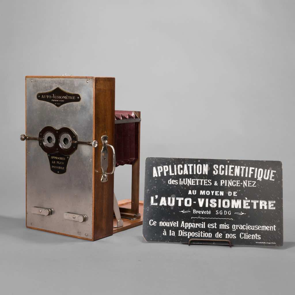 Ophtalmic Test Device “Auto-Visiometre” and advertising board